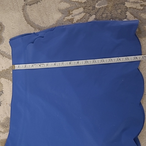 Size 8 Vineyard vines golf skort - Picture 4 of 4